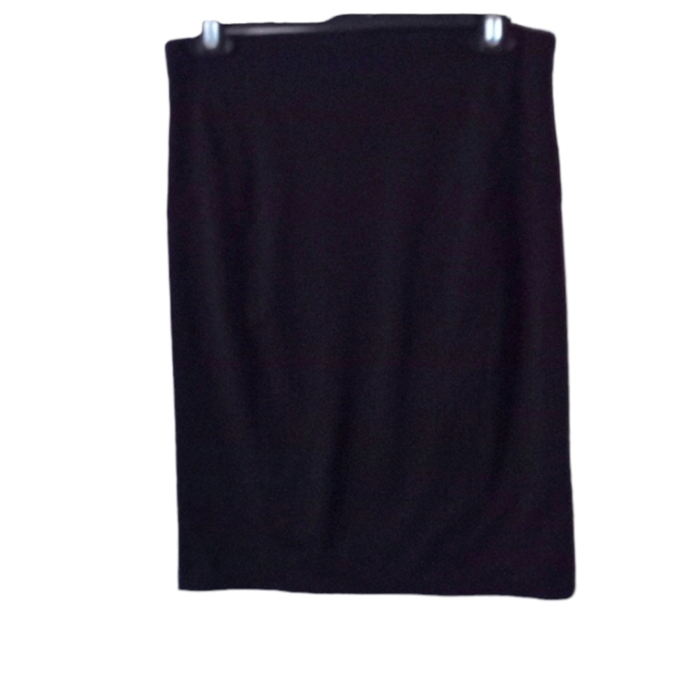 Daisy Fuentes womans black pencil skirt with slit size m
